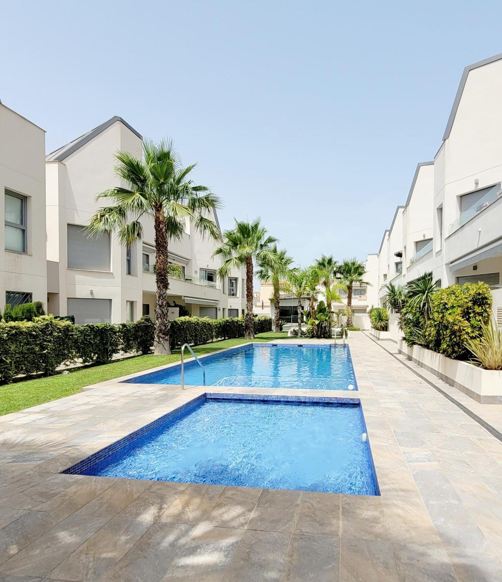Appartamento Pmt01 - Modern, Luxury With Heated Pool Torrevieja Esterno foto